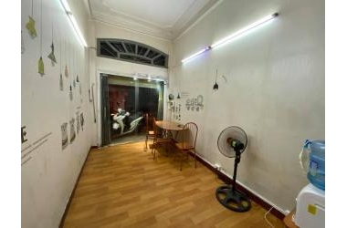 Mặt phố Hồ Đắc Di view hồ kinh doanh sầm uất tầm tiền hiếm